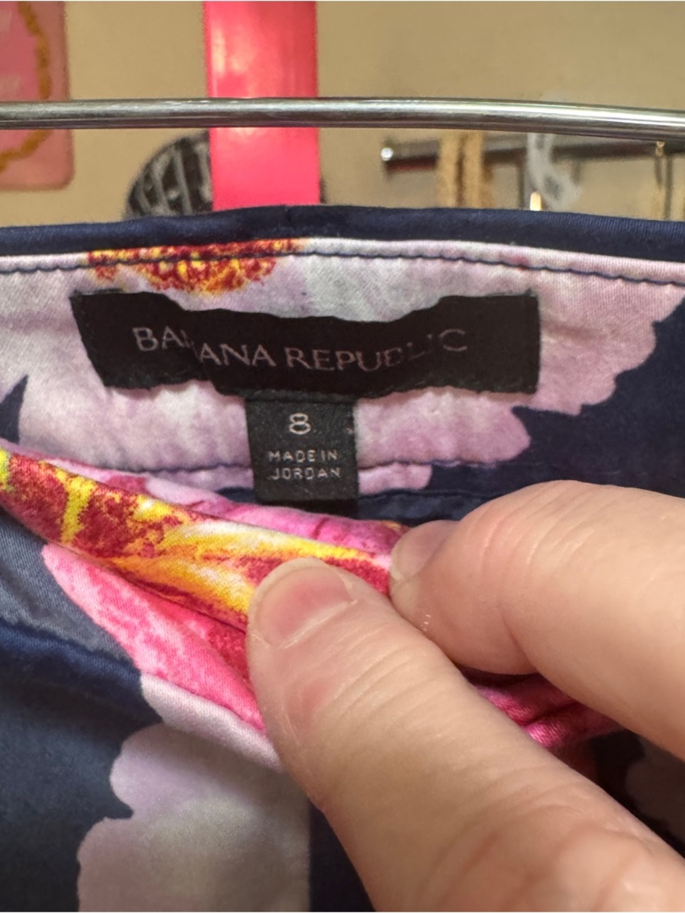 Banana Republic navy Blue Floral Bermuda Shorts size 8 - Picture 3 of 3